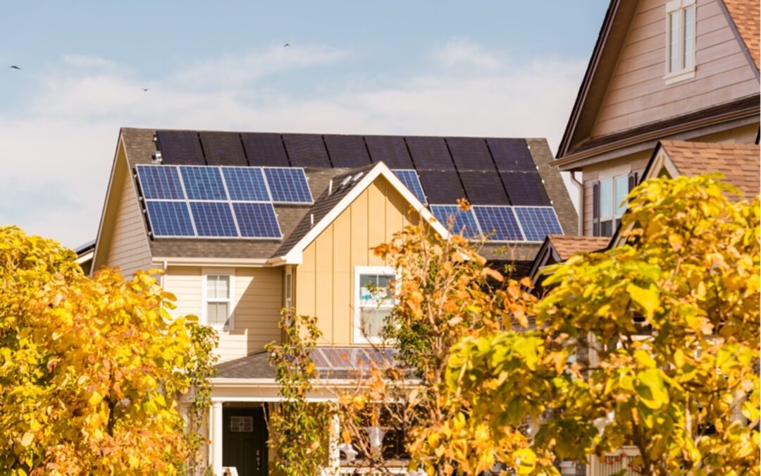 6 reasons why fall is a good time to go solar