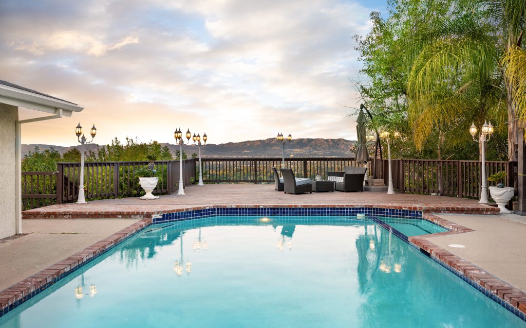Thinking About Heating Your Pool? Here’s How Solar Compares